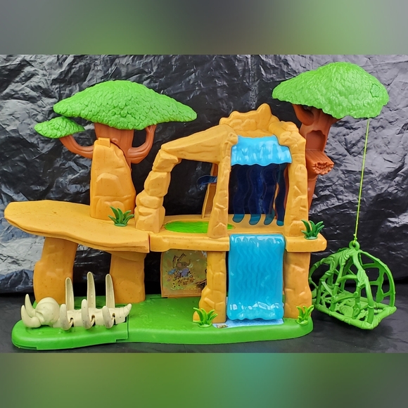 Disney Other - Just Play Disney Lion Guard Defend the Pride Lands Playset WORKS NO FIGURES GUC